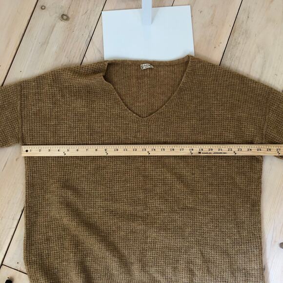 Intimately by Free People EUC Women's Brown V-Neck Acrylic Pullover Sweater XS/S - Picture 7 of 8